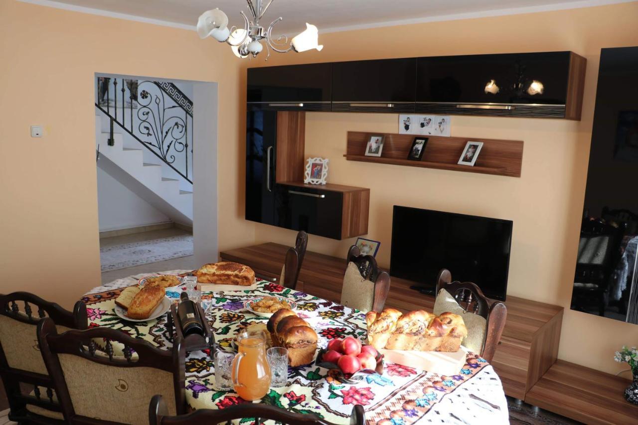 Hotel Casa Daiana Moisei Zewnętrze zdjęcie